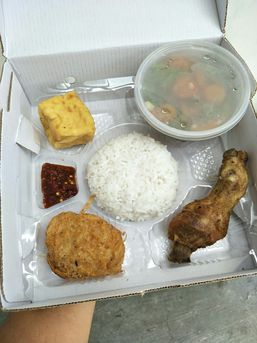 Paket Makan 3 Ayam Goreng Sop