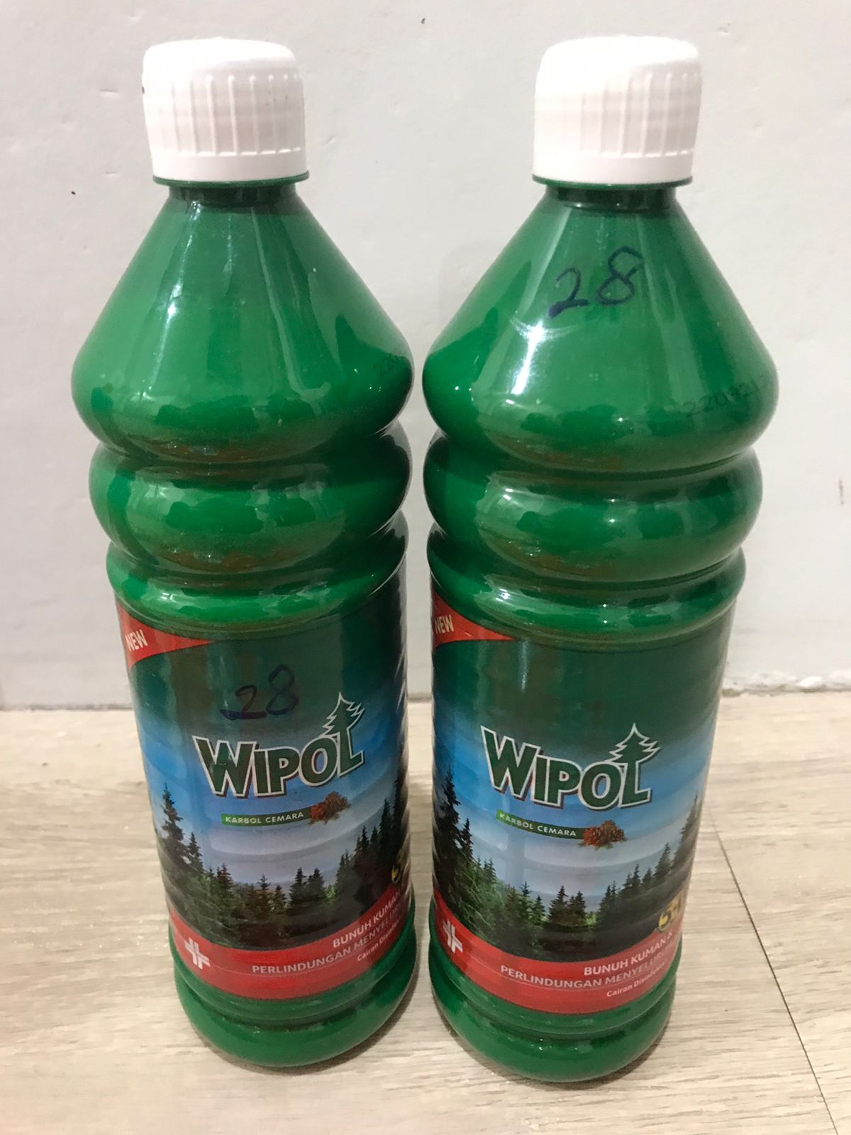 Wipol Classic Pine Botol 750Ml
