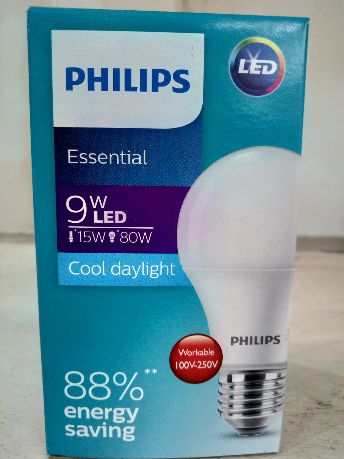 Philips Essential LED 9 Watt