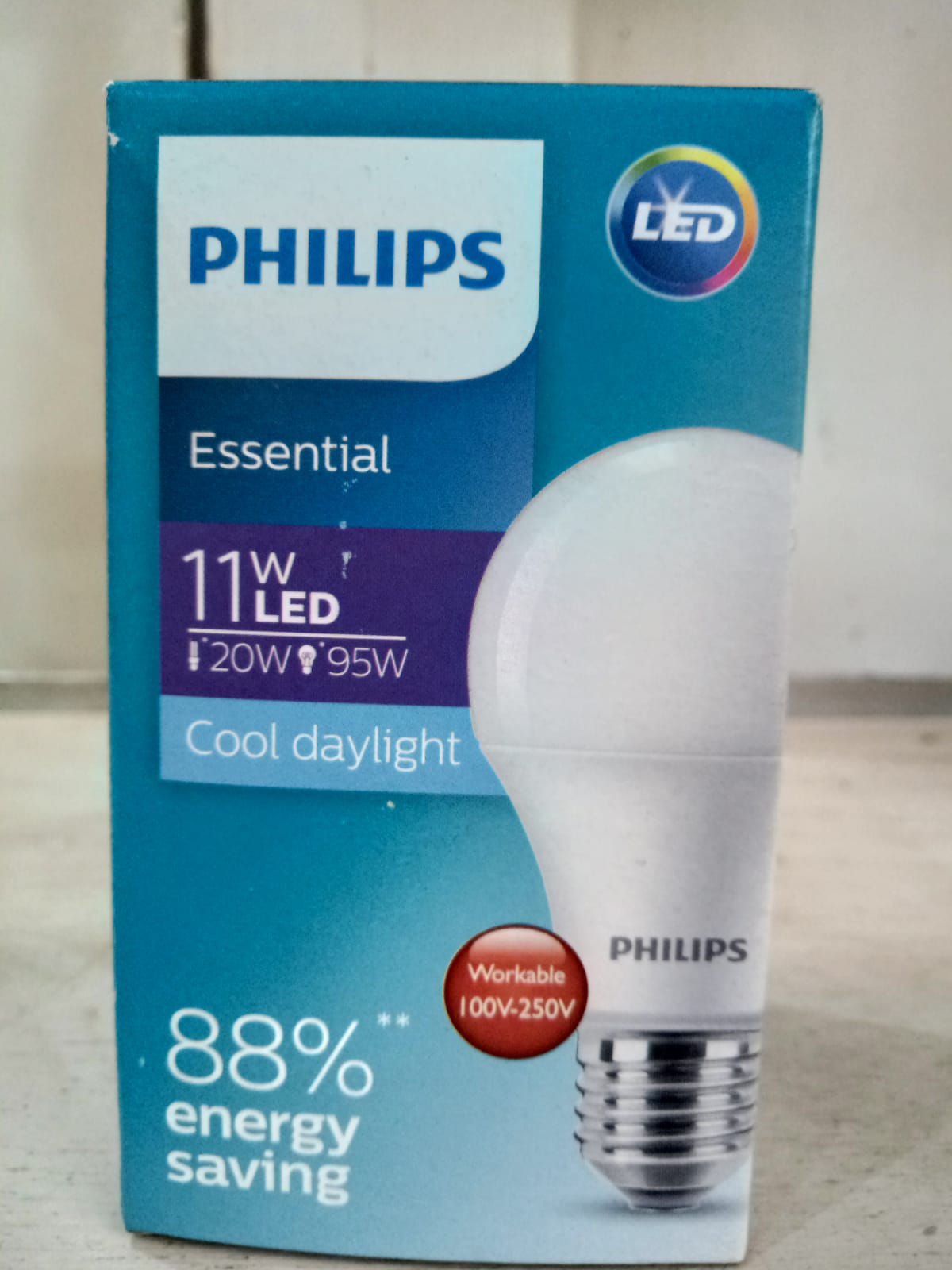 Philips Essential LED 11 Watt