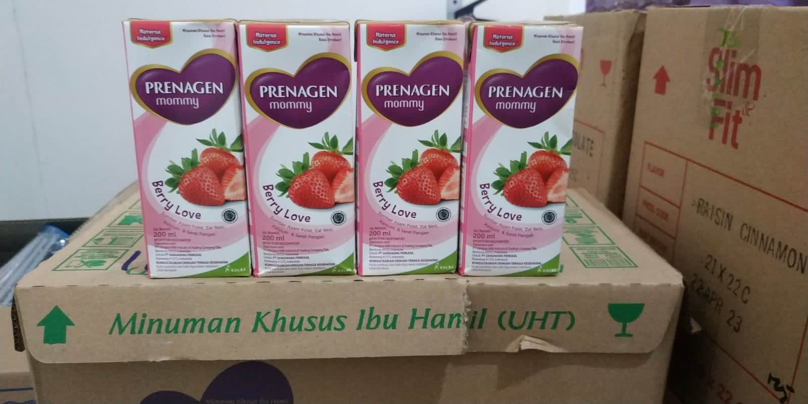 PREN MOM UHT BERRY 200ML