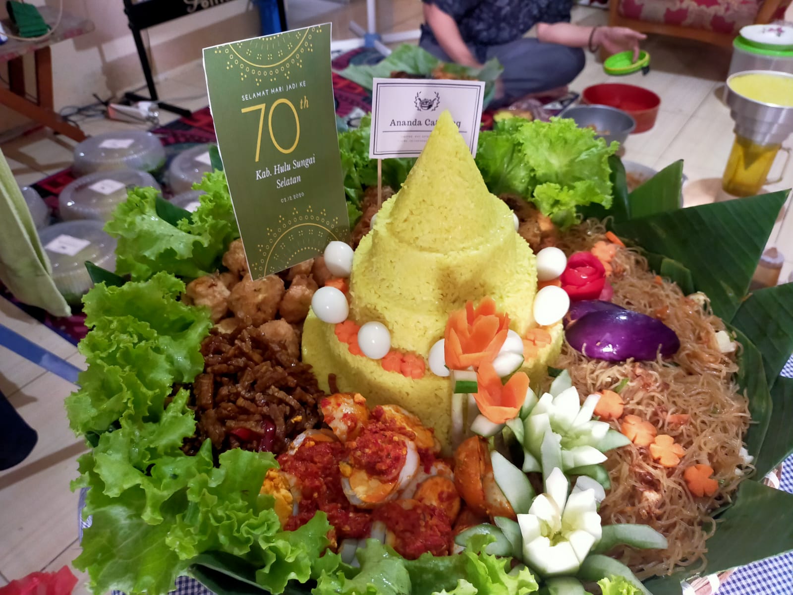 Tumpeng Ukuran Sedang