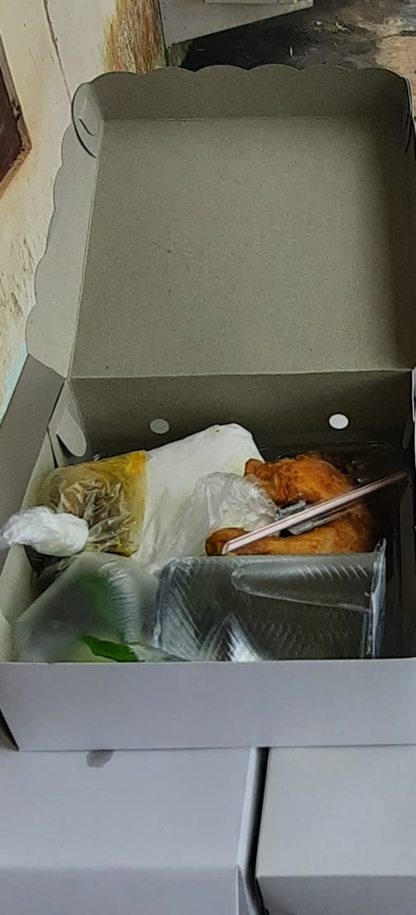 Nasi Kotak Ayam Goreng Lalapan