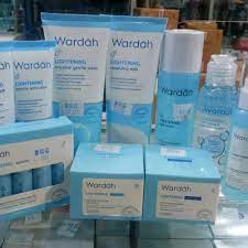 1 Set Perlengkapan Kecantikan Wardah