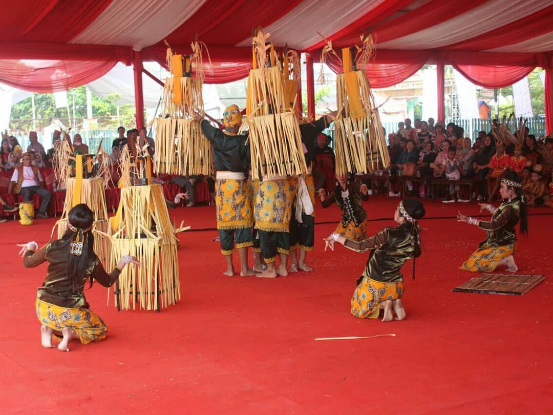 TARI PEDALAMAN (BATANDIK)