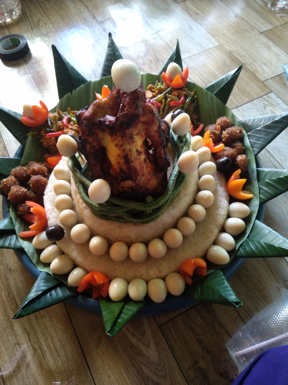 Nasi tumpeng ketan