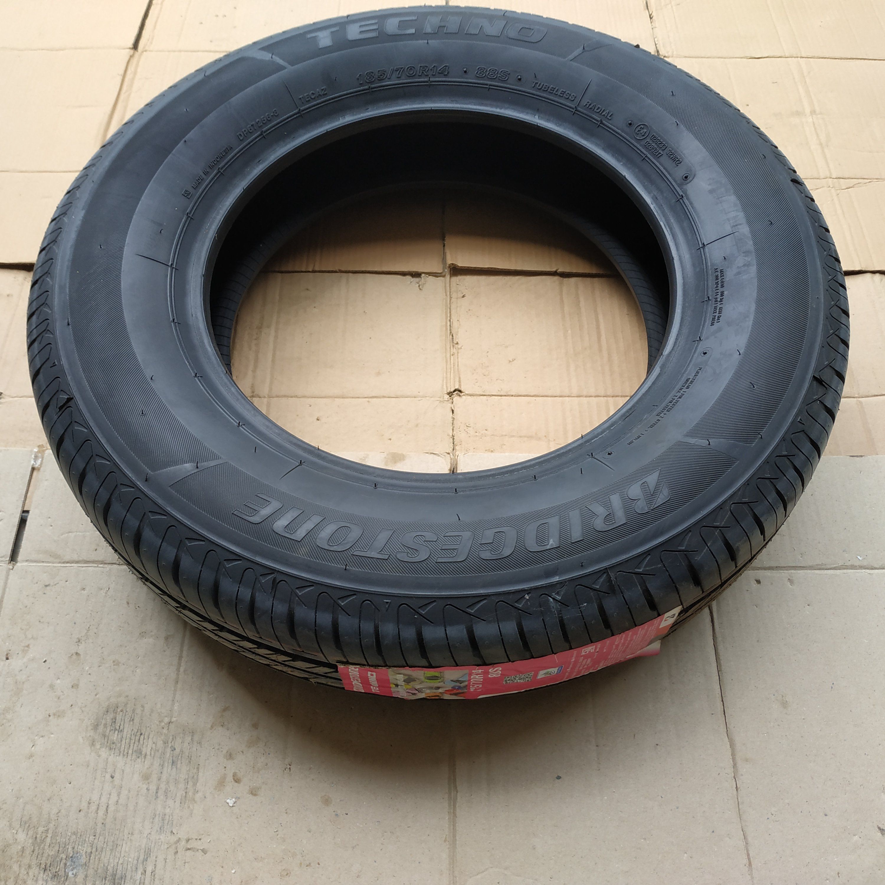 Ban Bridgestone Techno 185-70 R14