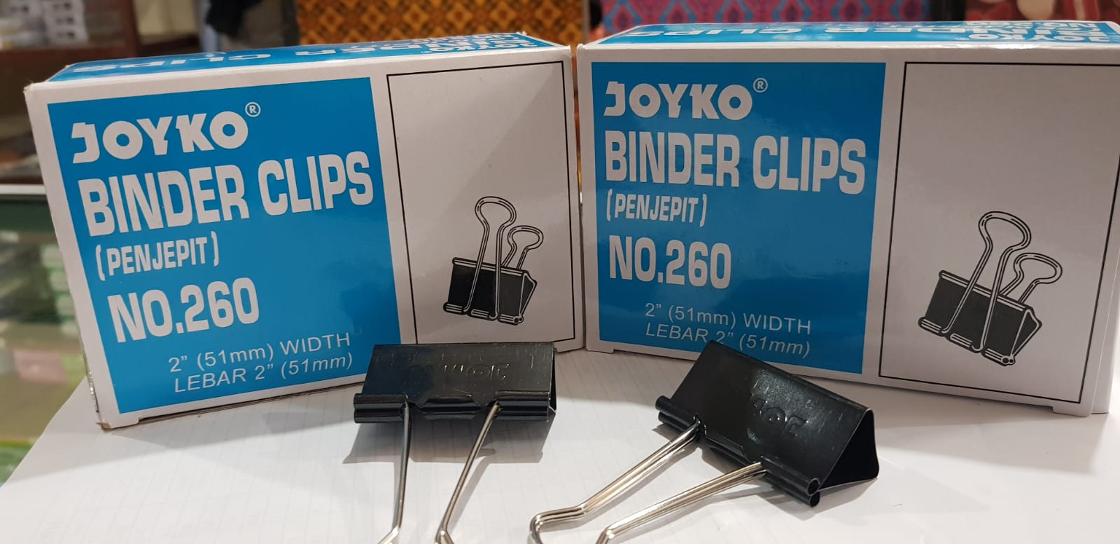 Binder clip 260