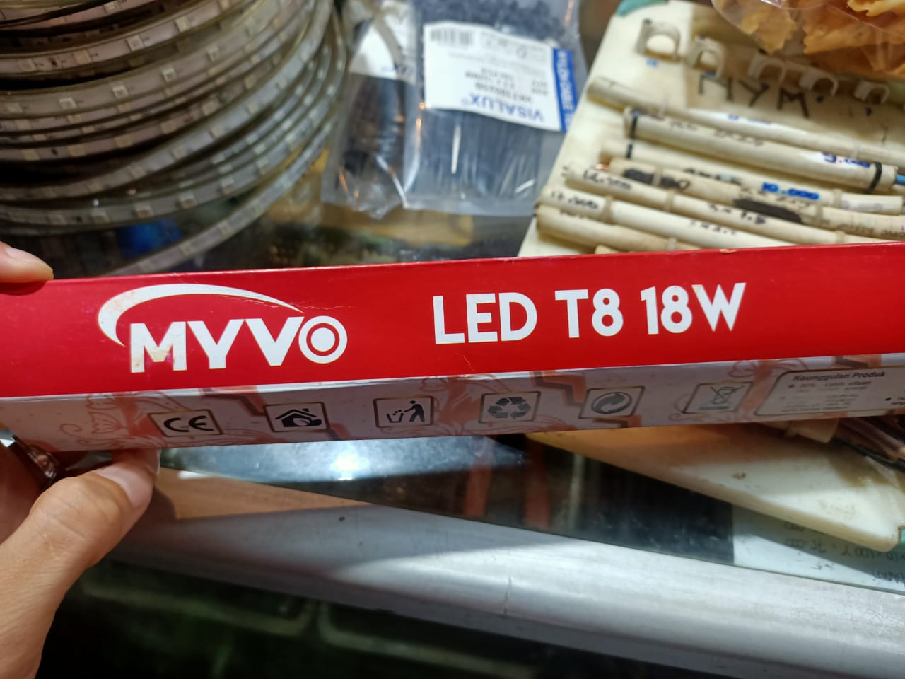 Lampu  LED panjang T8 18 Watt
