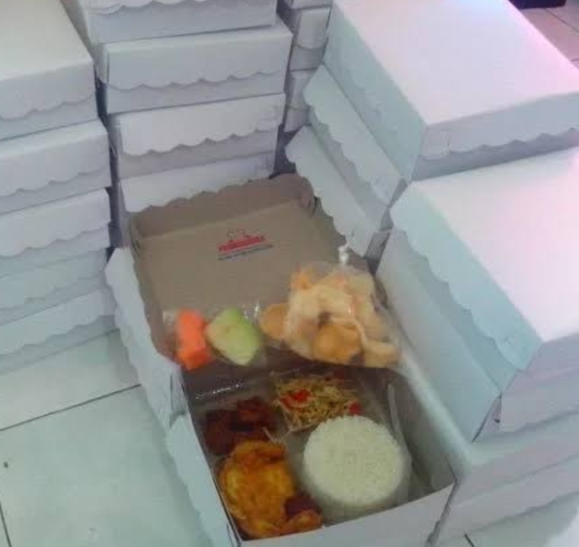 Paket nasi kotak