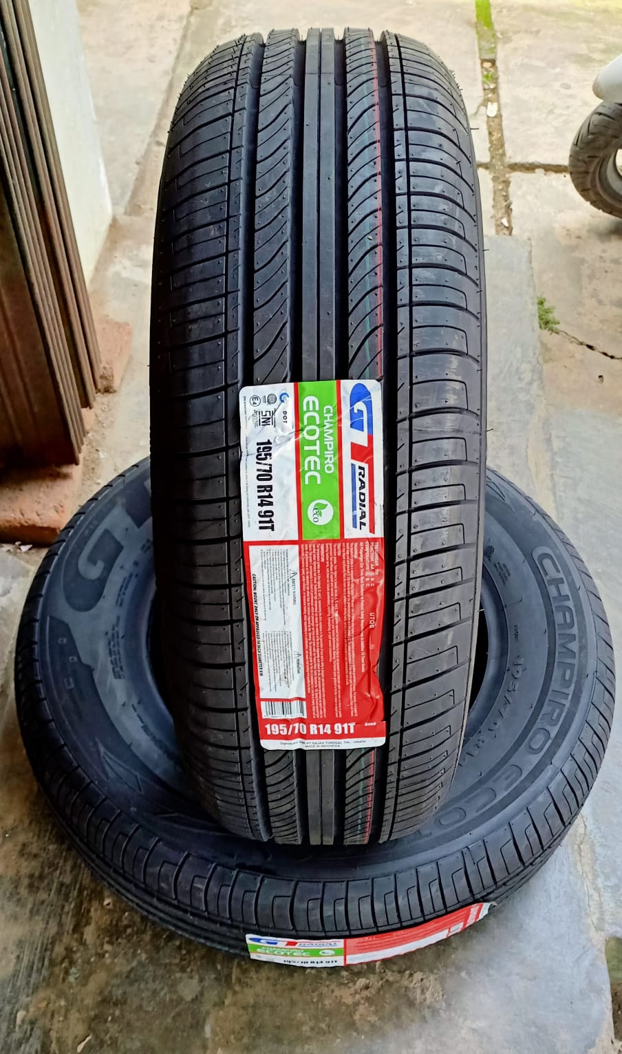 GT Radial Champiro Ecotec 195/70R14