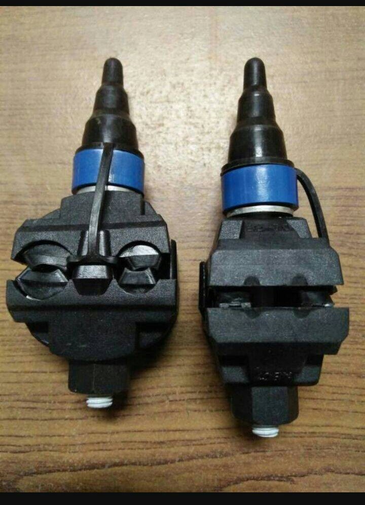 Konektor