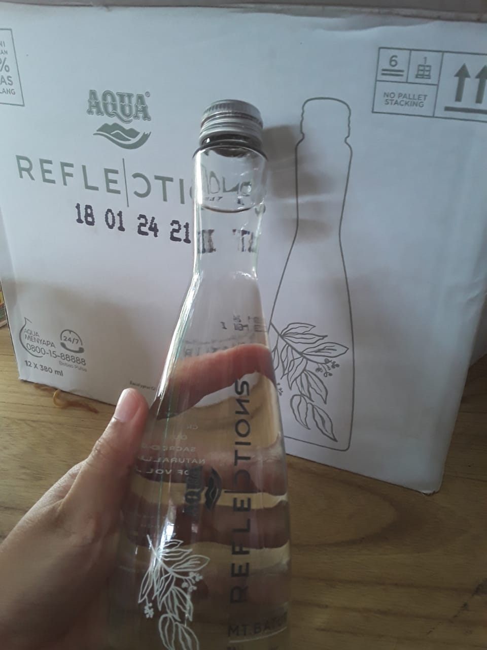 Aqua Reflection botol kaca 380 ml