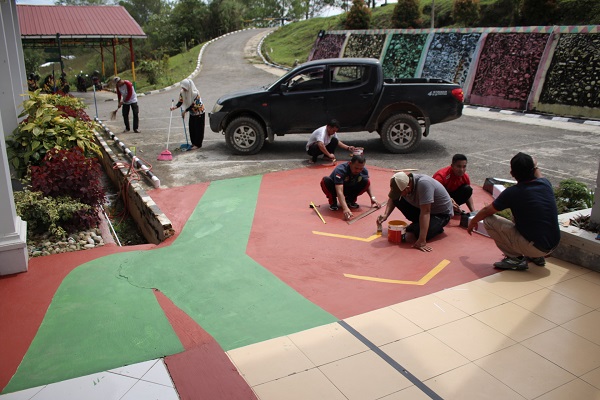 Pengecatan Halaman Kantor