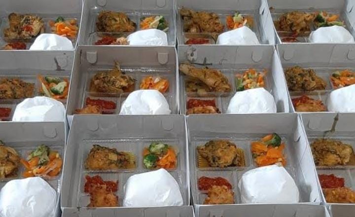 Paket nasi kotak