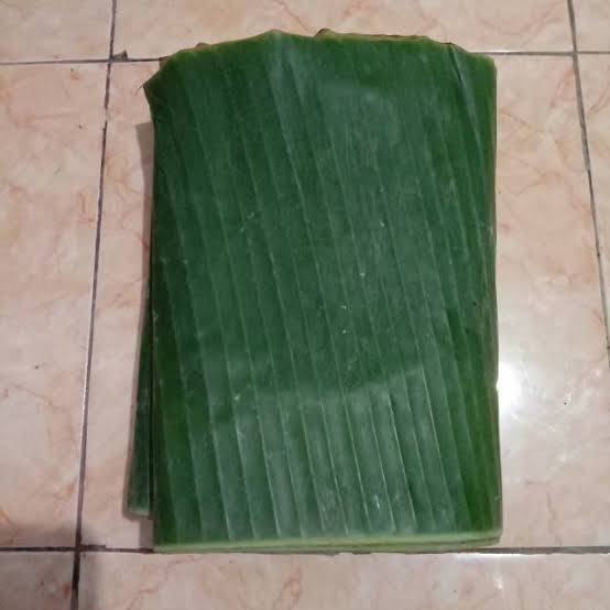 DAUN PISANG