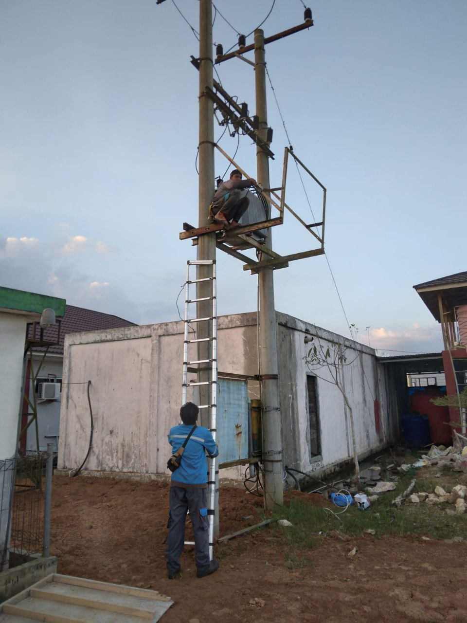 JASA PEMASANGAN JALUR LAMPU