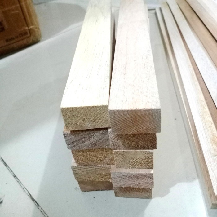 Kayu 3/5 Bahan Pembuatan Stand