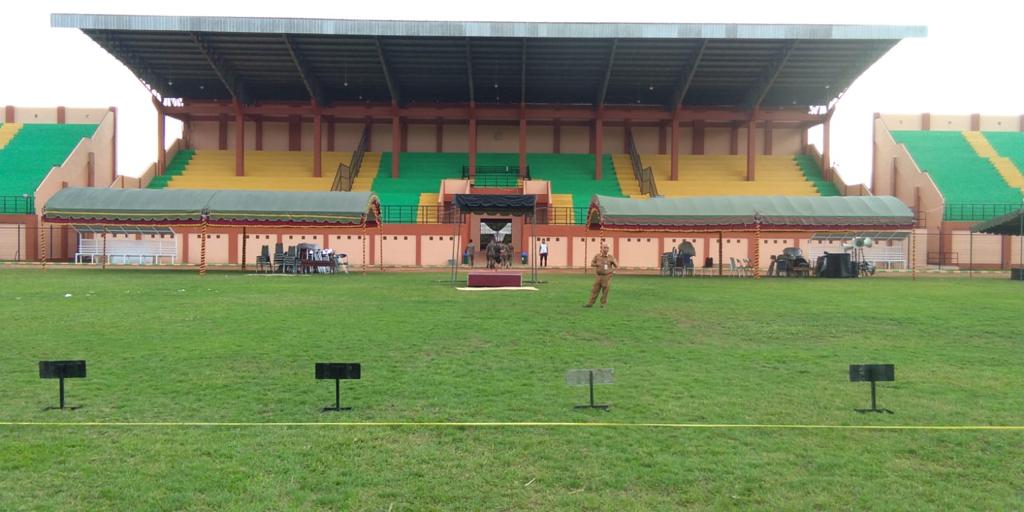 dekorasi panggung dan taman lapangan/outdoor