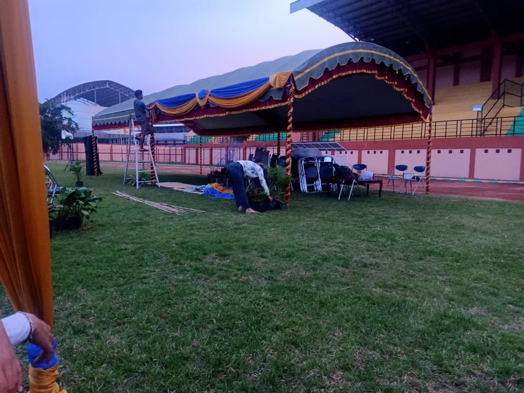 dekorasi panggung dan taman lapangan/outdoor