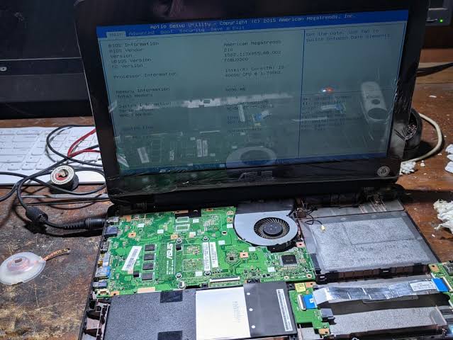 Jasa Service Laptop