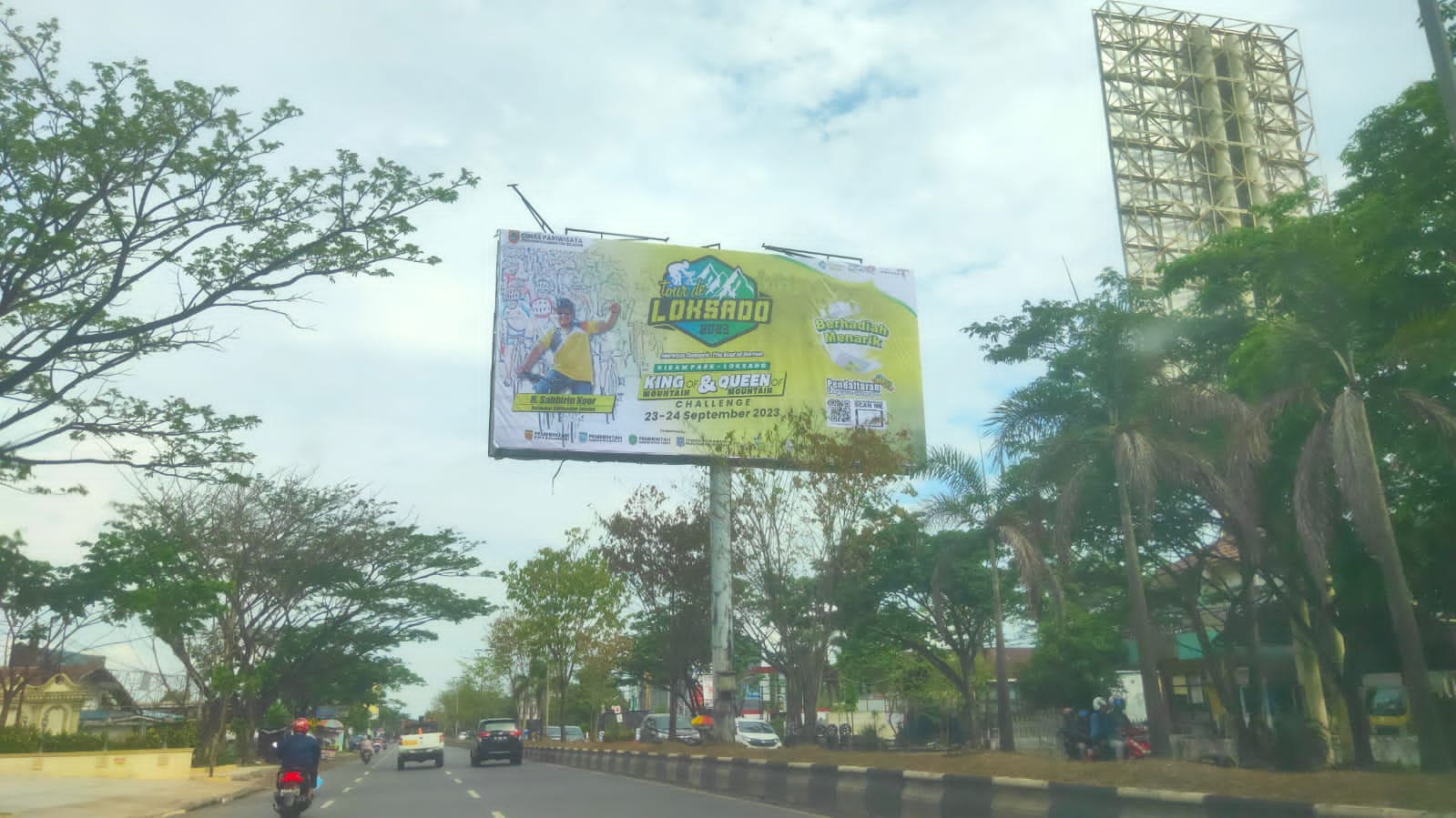 Sewa Frame Billboard ukuran 6x10 