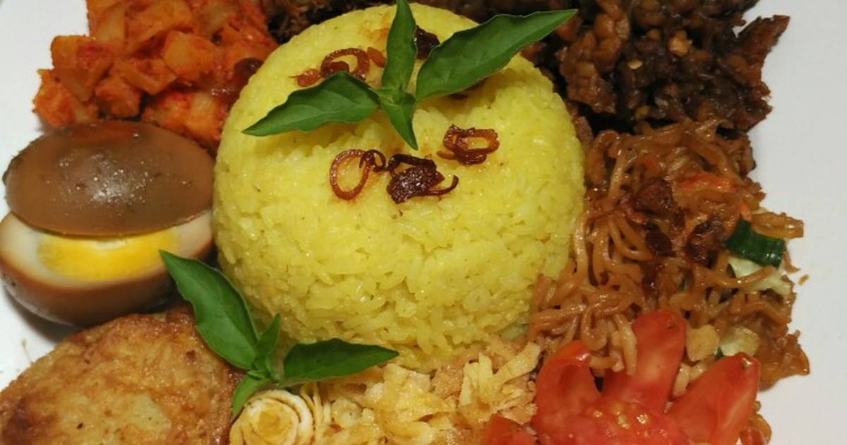 Nasi Kuning Lengkap