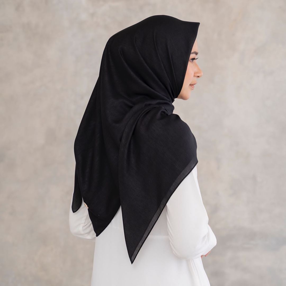 Kerudung Hitam