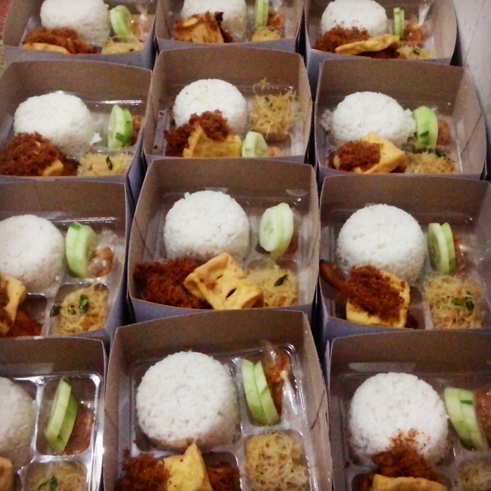 Paket Nasi Uduk Telur Bacem Komplit