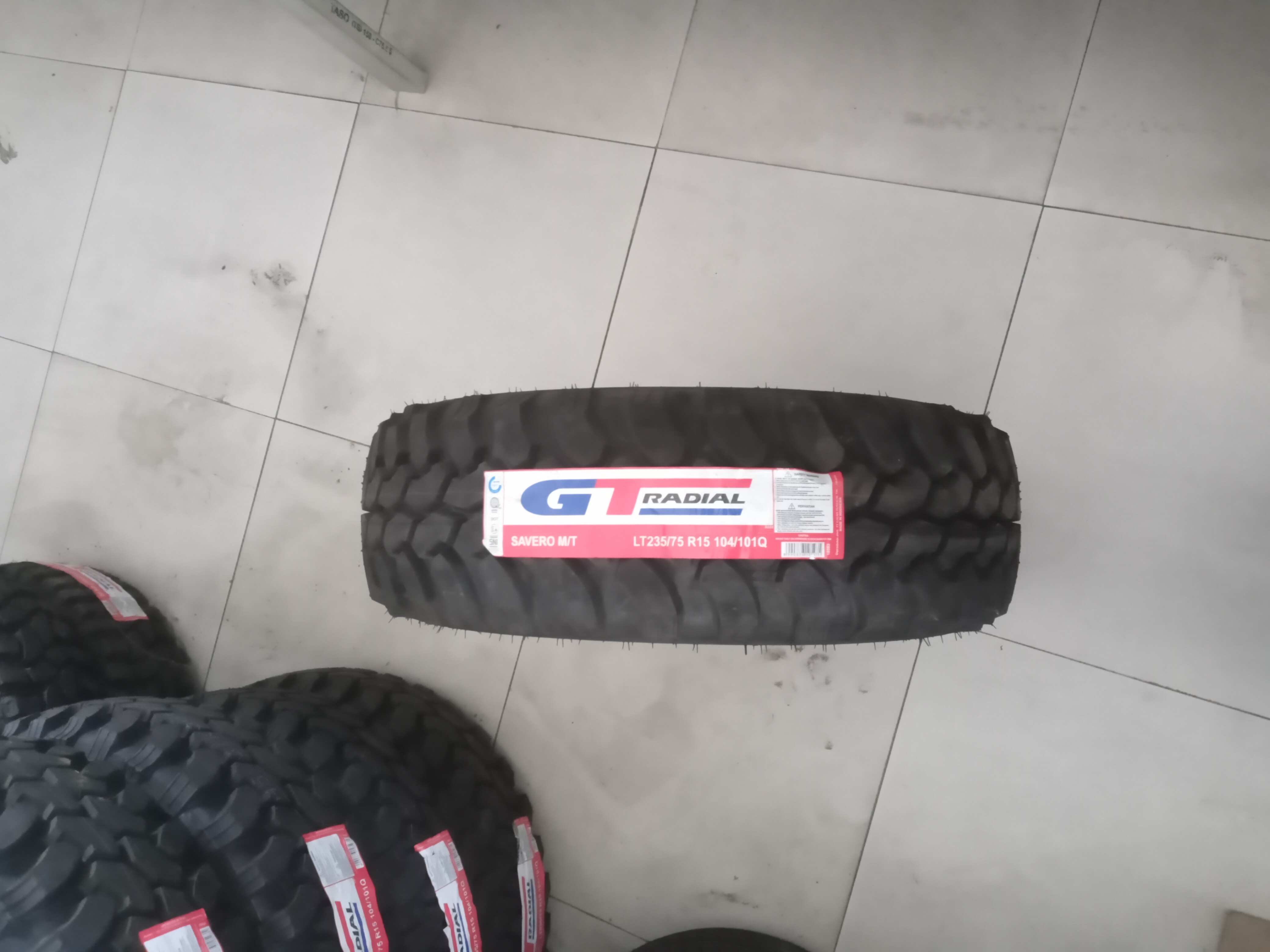 235/75 R15 savero m/t ban luar mobil