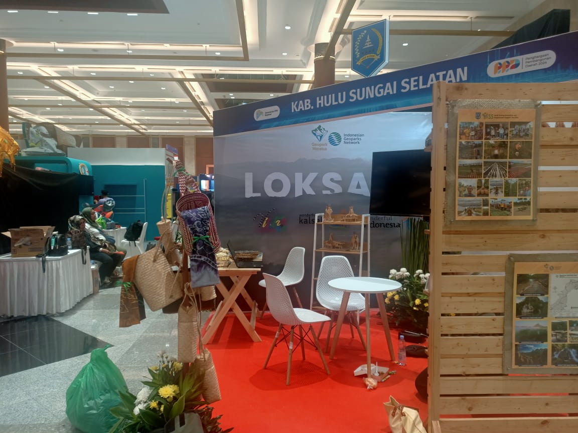 BAHAN PAMERAN