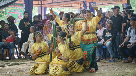 Jasa Tarian Tradisional Dayak Meratus