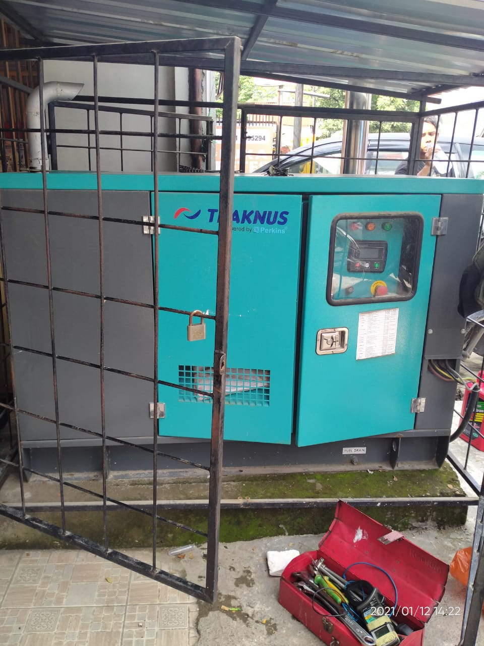 SERVICE MESIN GENSET (Kapasitas besar)