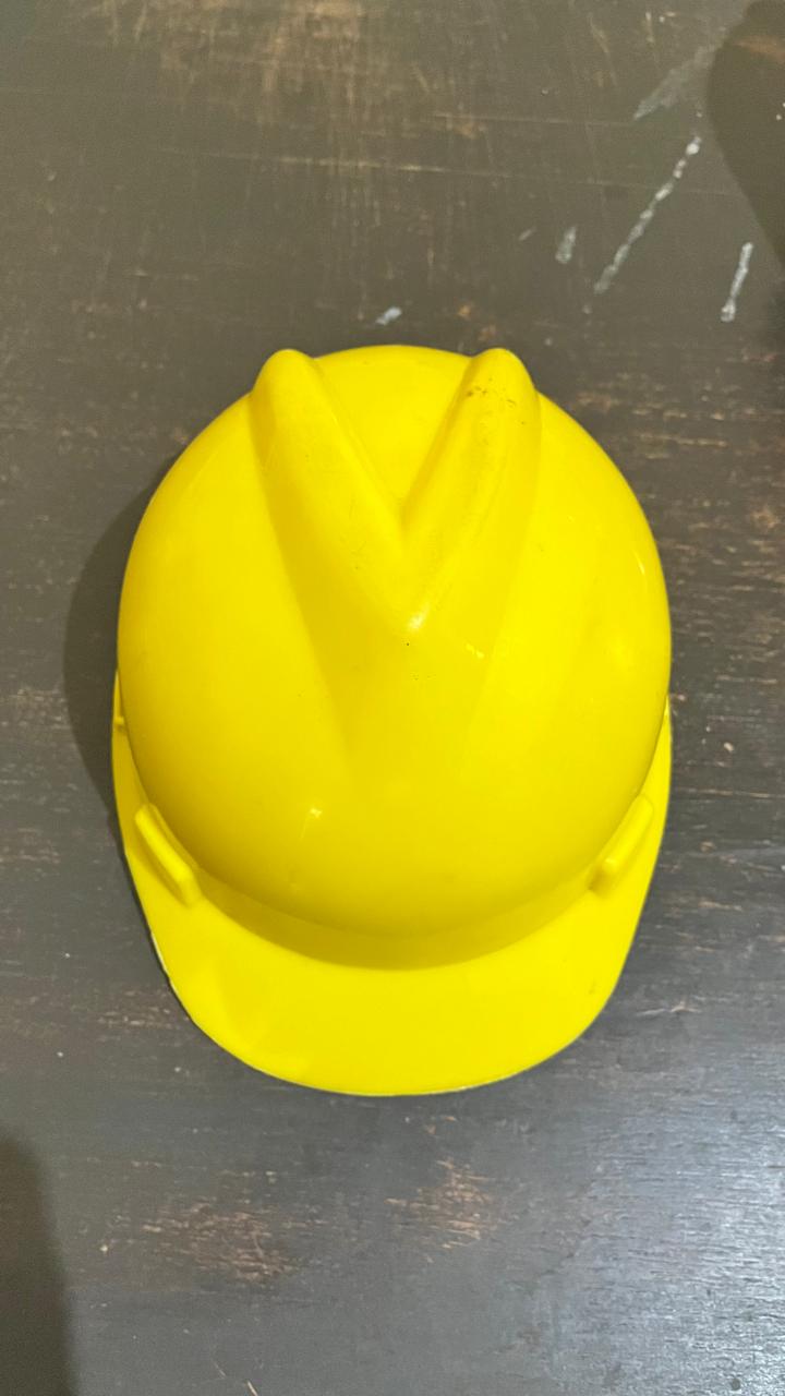 Helm praktek warna kuning 