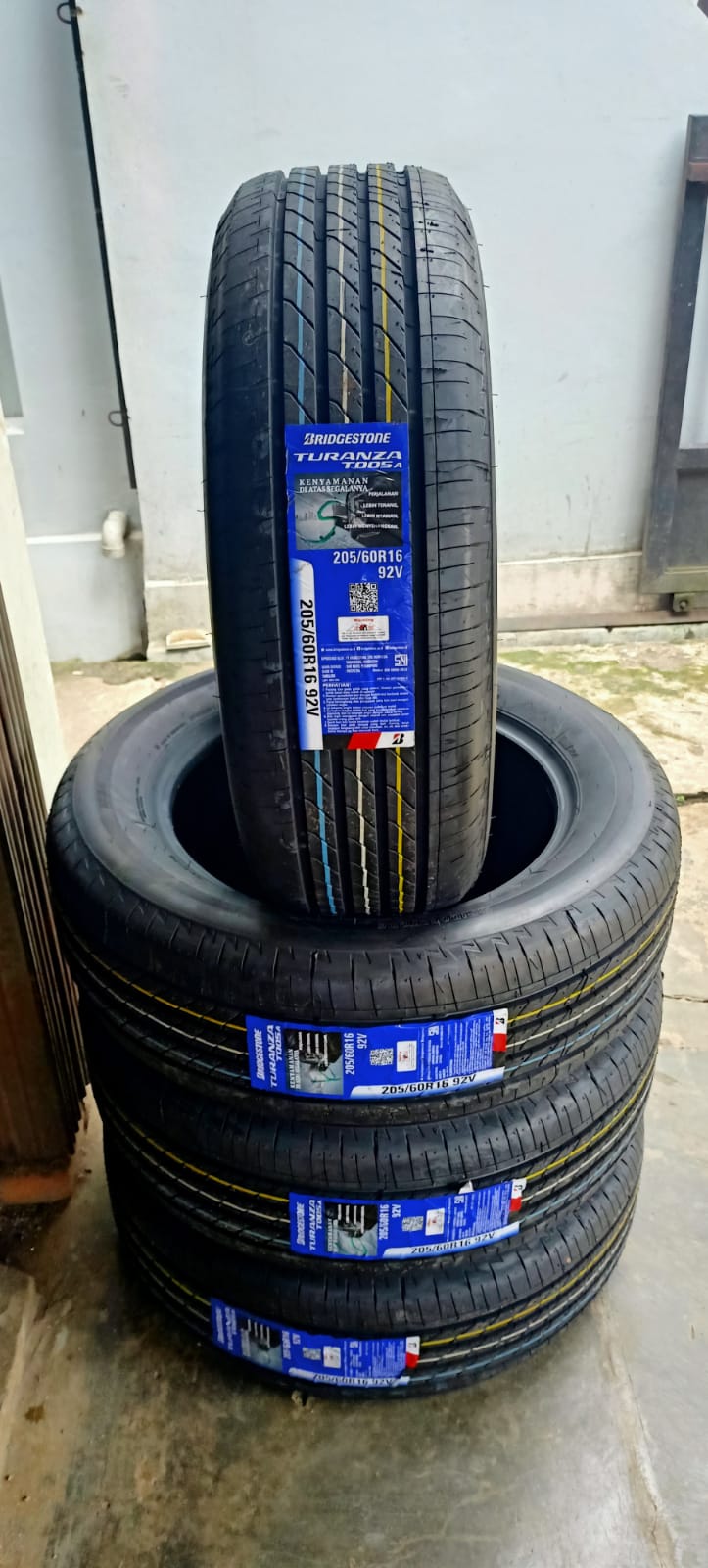 Ban Bridgestone Turanza T005a 205/60R16 92V