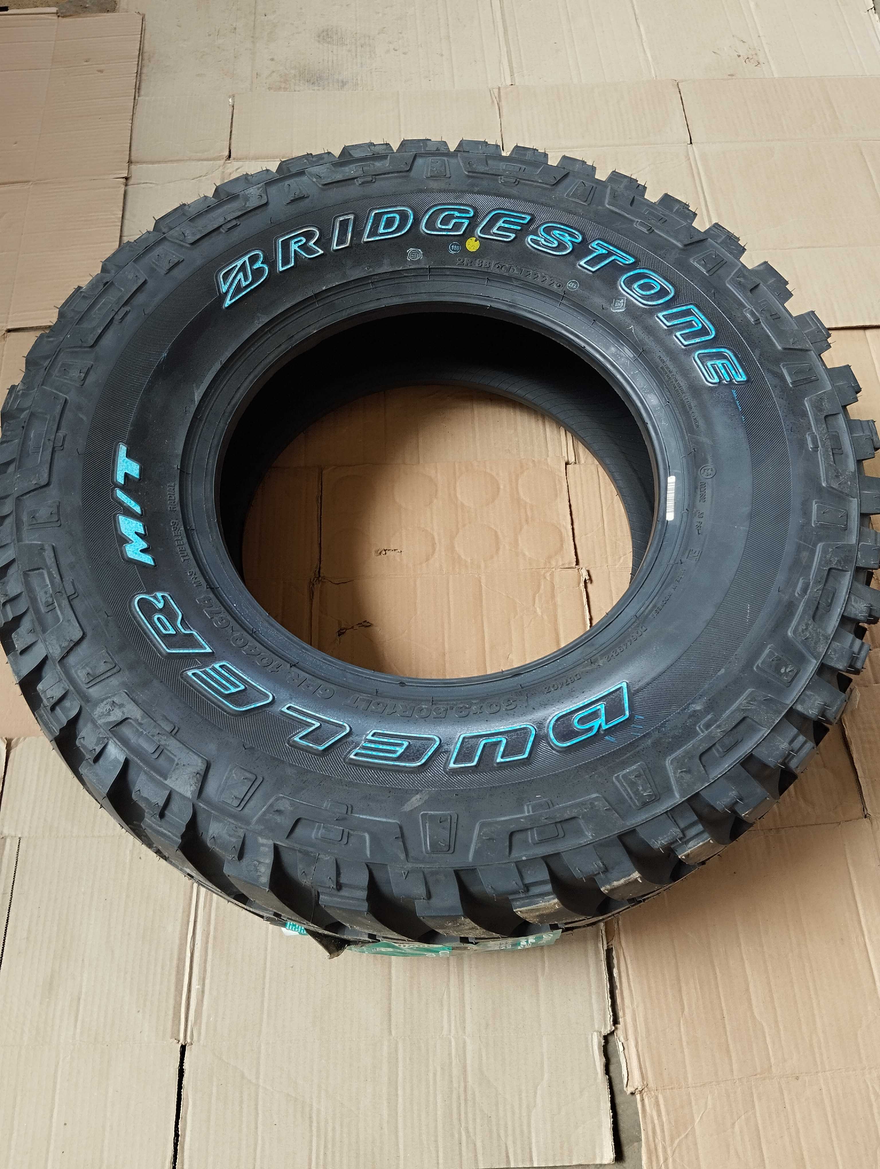 Ban Luar 30x9.50 R15 MT BS