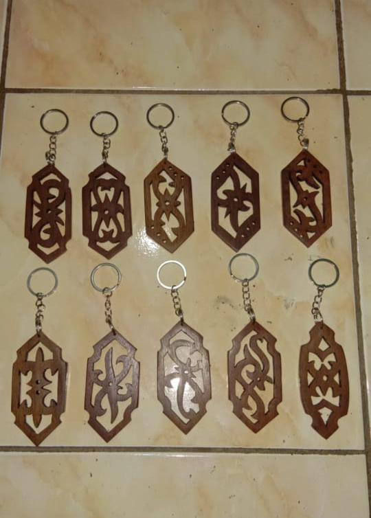 Aneka ganci bahan ulin