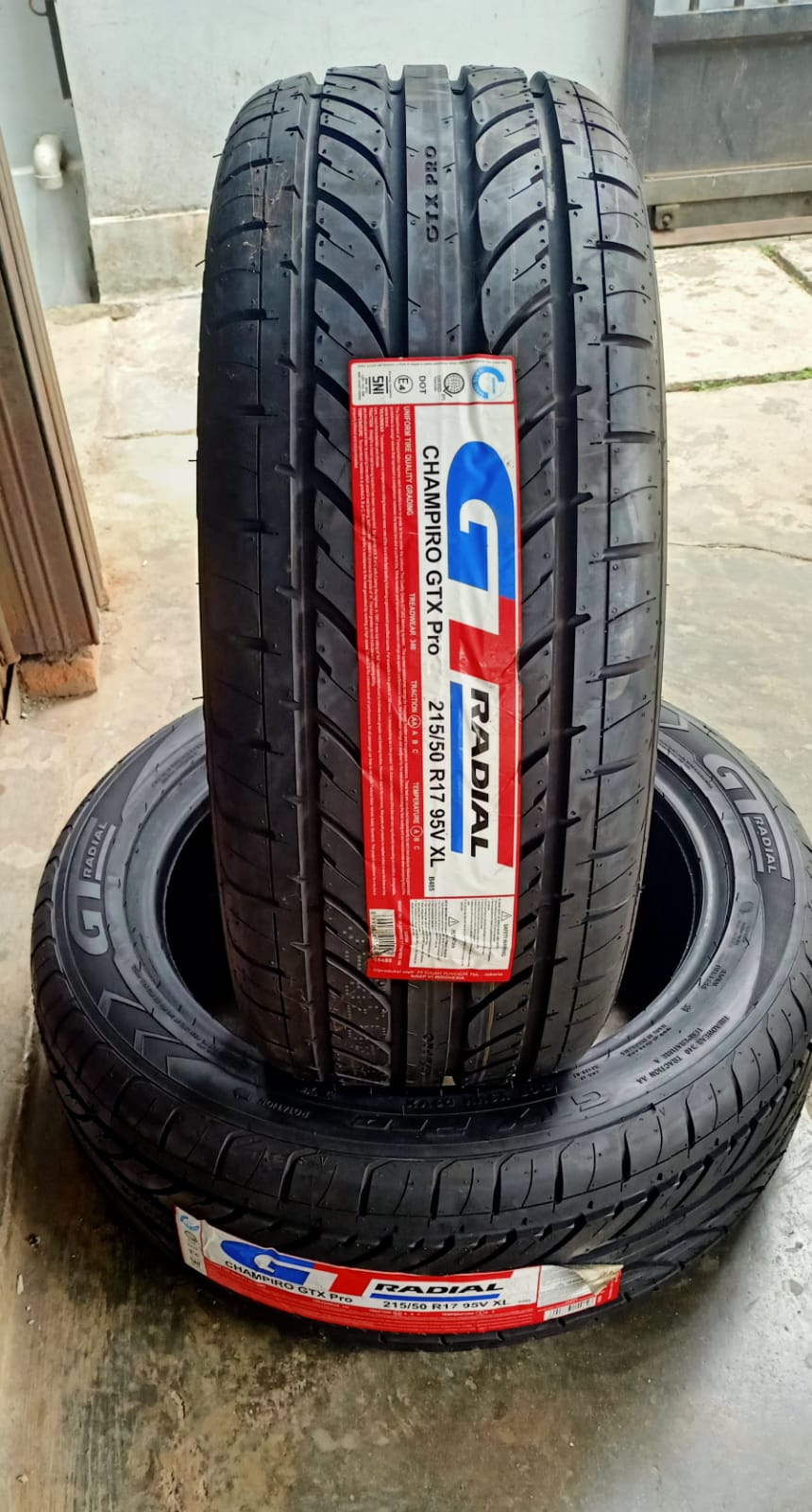 Ban 215/50 R17 GT radial GTX Pro