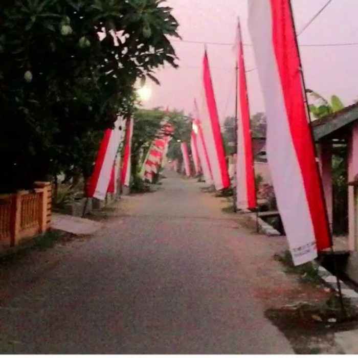 UMBUL-UMBUL MERAH PUTIH