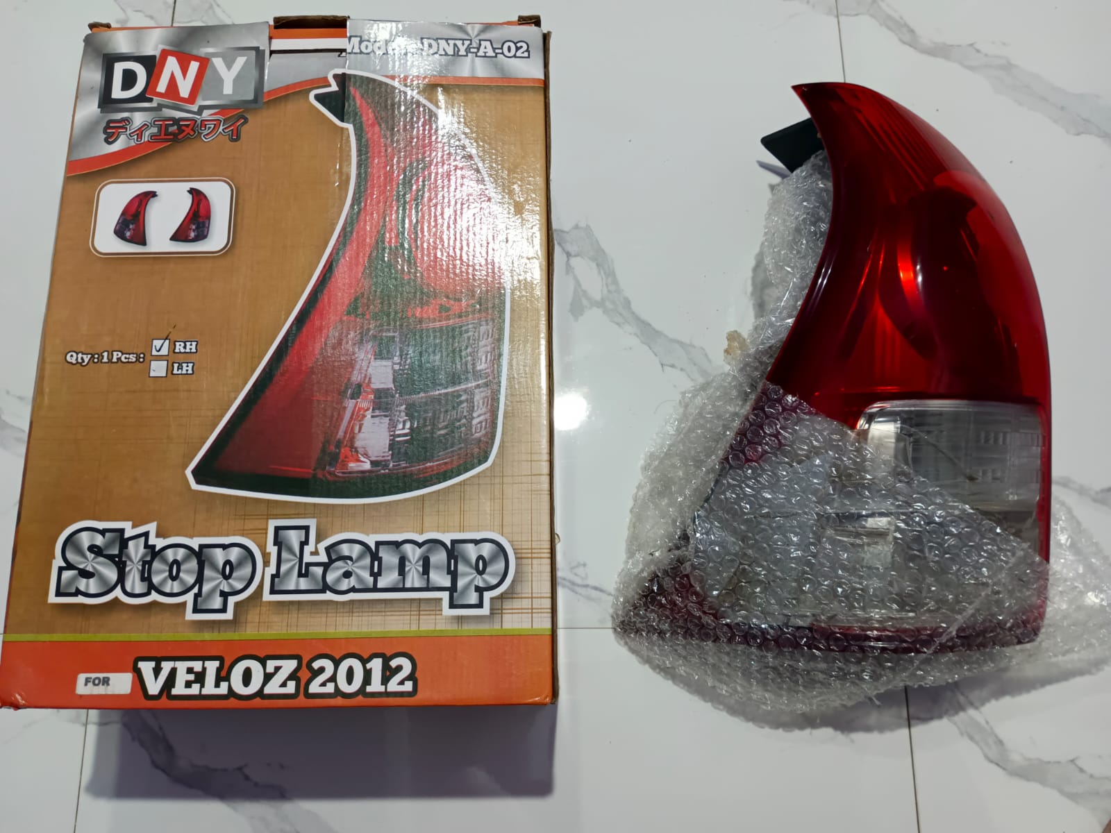 Stop Lampu Avanza Kanan