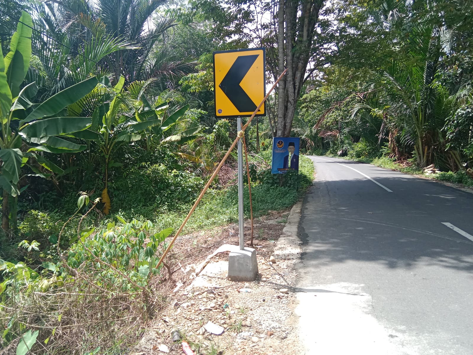 pemeliharaan rambu lalu lintas jalan rusak ringan