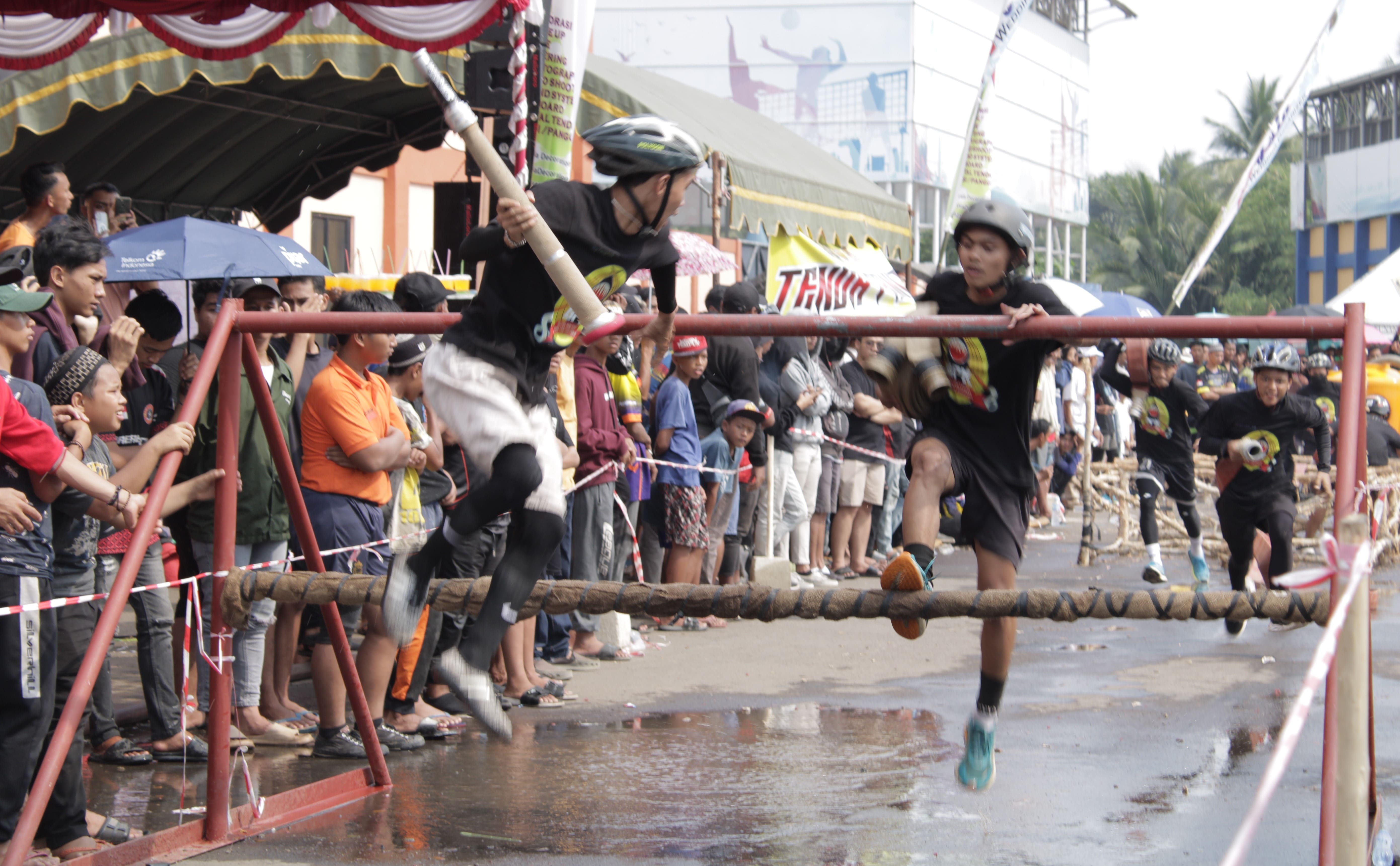 SEWA RINTANGAN PANJAT LOMBA BPK