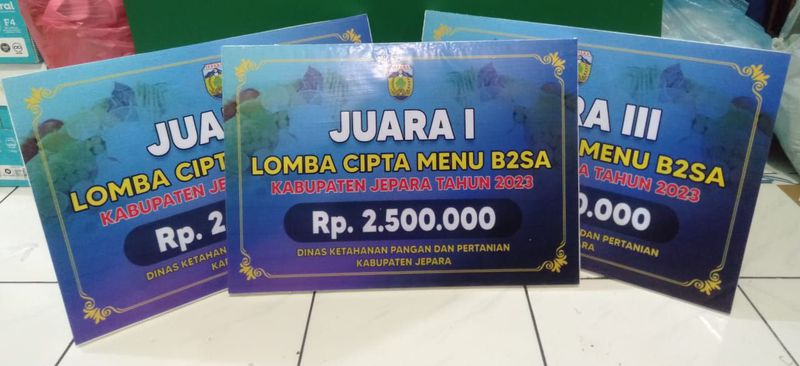 Giant Check/Papan Pemenang