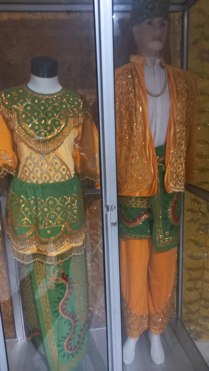 (Baju Pengantin Banjar) Benda bernilai seni dan kebudayaan