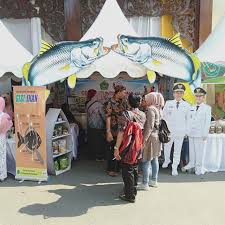 Pembuatan stand ukuran 5 m x 5 m