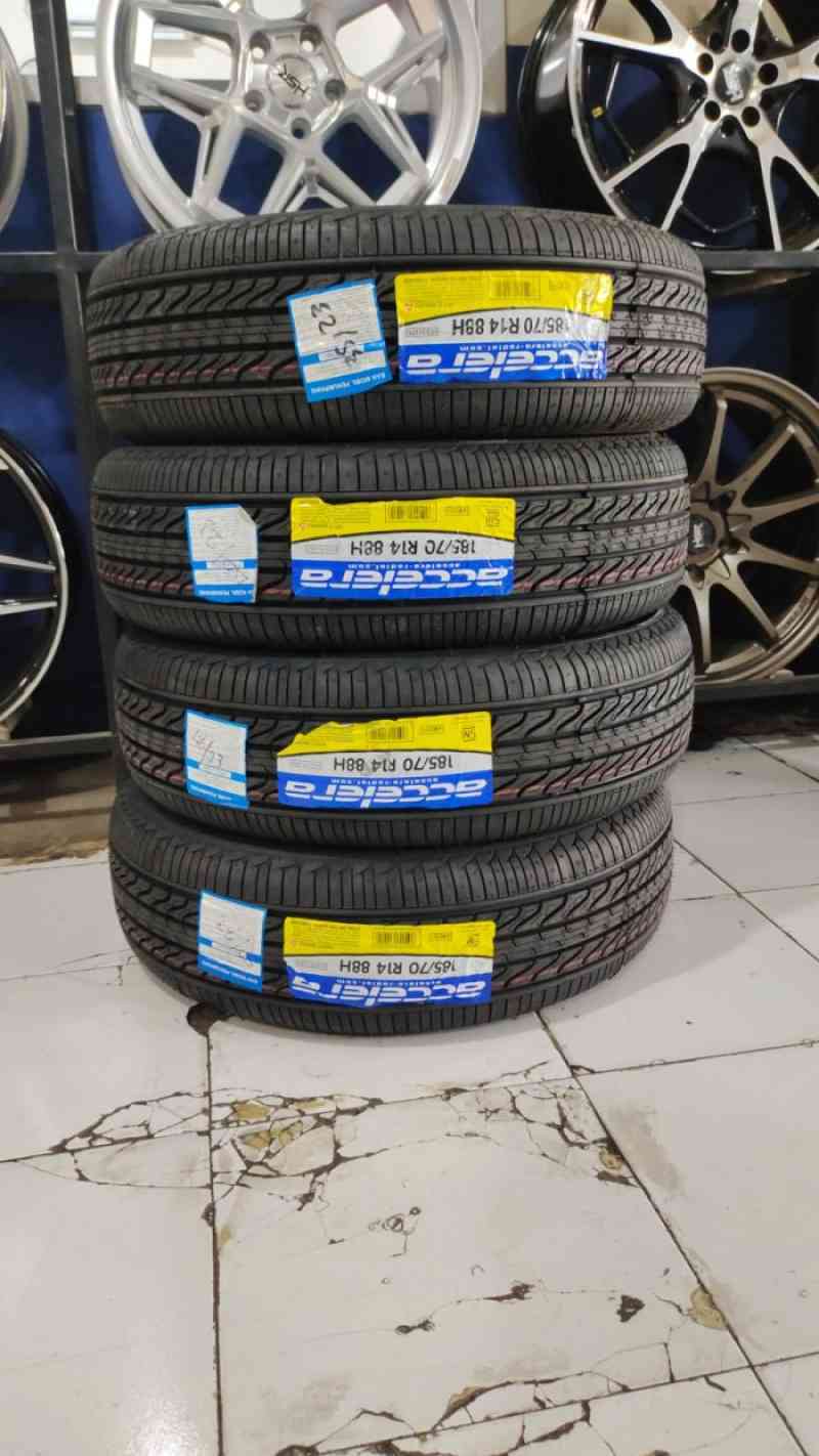 Ban Bridgestone Dueler D689 235/75 R15 Elf 