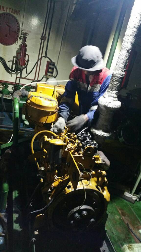 Jasa Perbaikan Mesin Kapal Laut