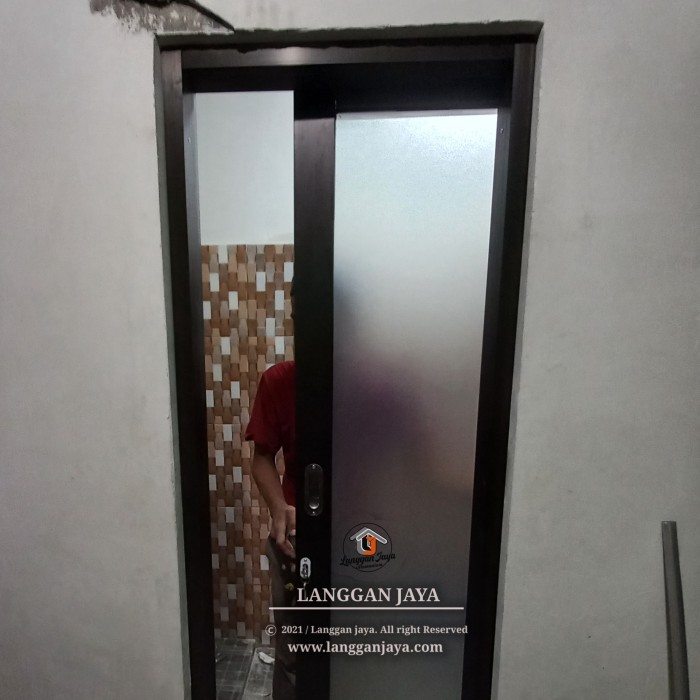 pintu kaca toilet