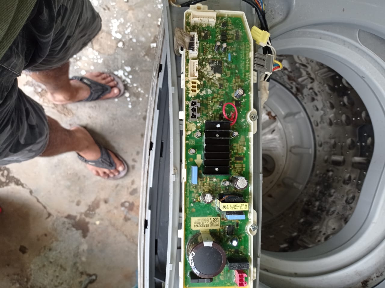 SERVICE MESIN CUCI OTOMATIS TOP LOADING