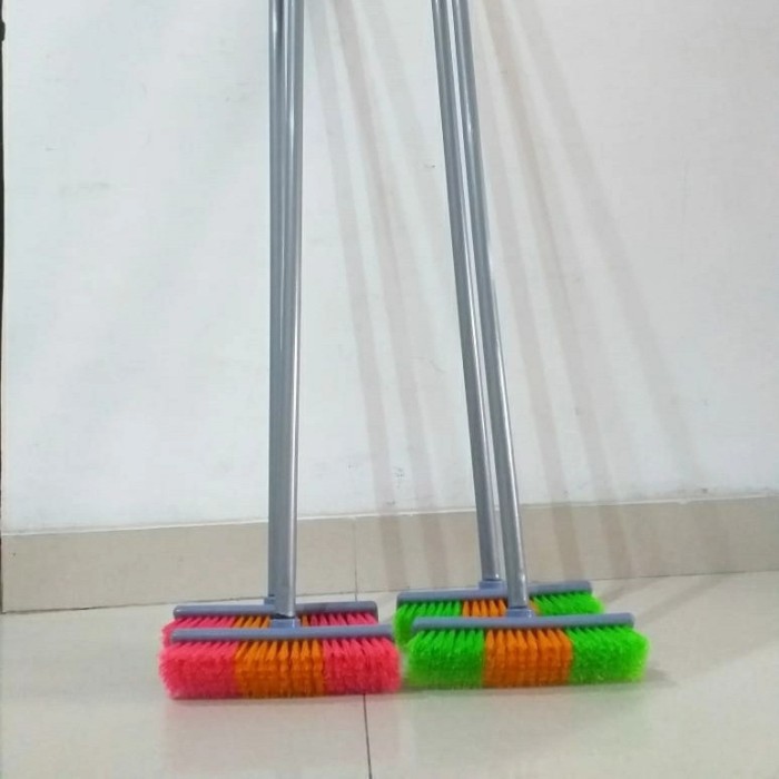 sikat lantai gagang